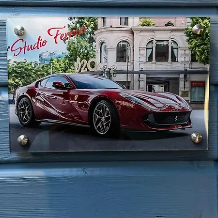 Studio Ferrari Entree Independante, Parking Prive Apartment Le Mans
