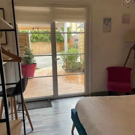 Apartment Studio Ferrari Entree Independante, Parking Prive *